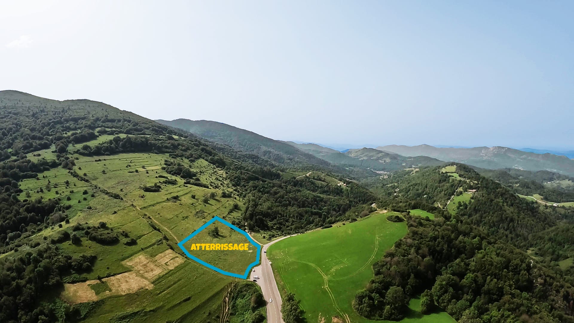 Atterrissage de parapente de Montségur en Ariège