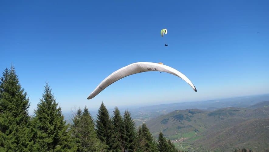 Décollage parapente d’Arbas Cornudère en Haute-Garonne