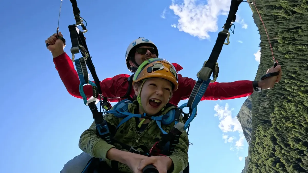 Baptême parapente Bambino enfant Ariège – Kymaya